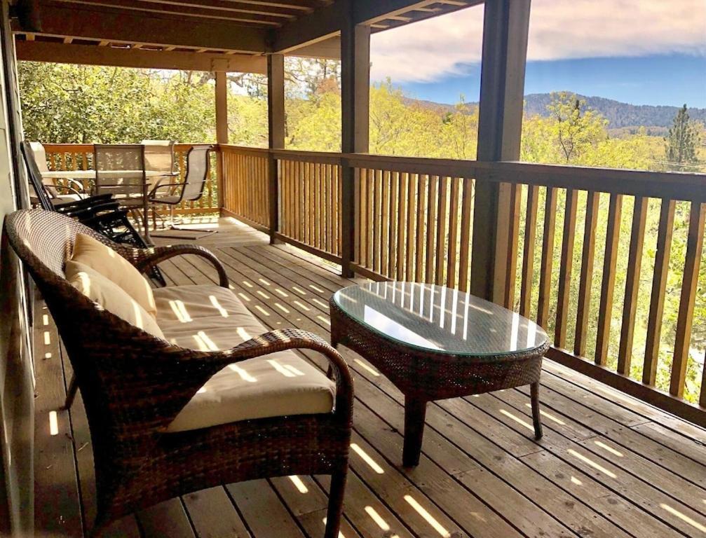 Modern 6 Bedroom Retreat, Stunning Lake Views, Close To Village! Лейк Ароухед Екстериор снимка