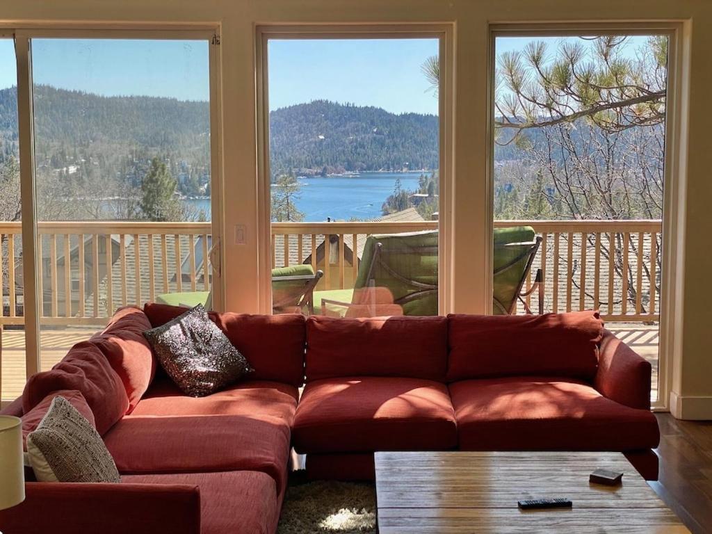 Modern 6 Bedroom Retreat, Stunning Lake Views, Close To Village! Лейк Ароухед Екстериор снимка